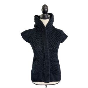 Zara Knitwear Chunky Knit Hoodie Snap Front Vest - Black